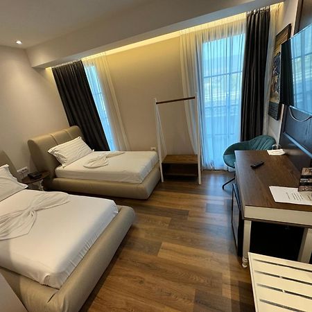 Arberia Palace Hotel Fushe Milot 外观 照片