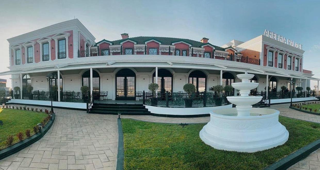 Arberia Palace Hotel Fushe Milot 外观 照片