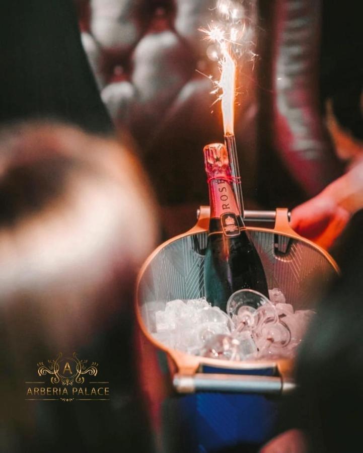Arberia Palace Hotel Fushe Milot 外观 照片
