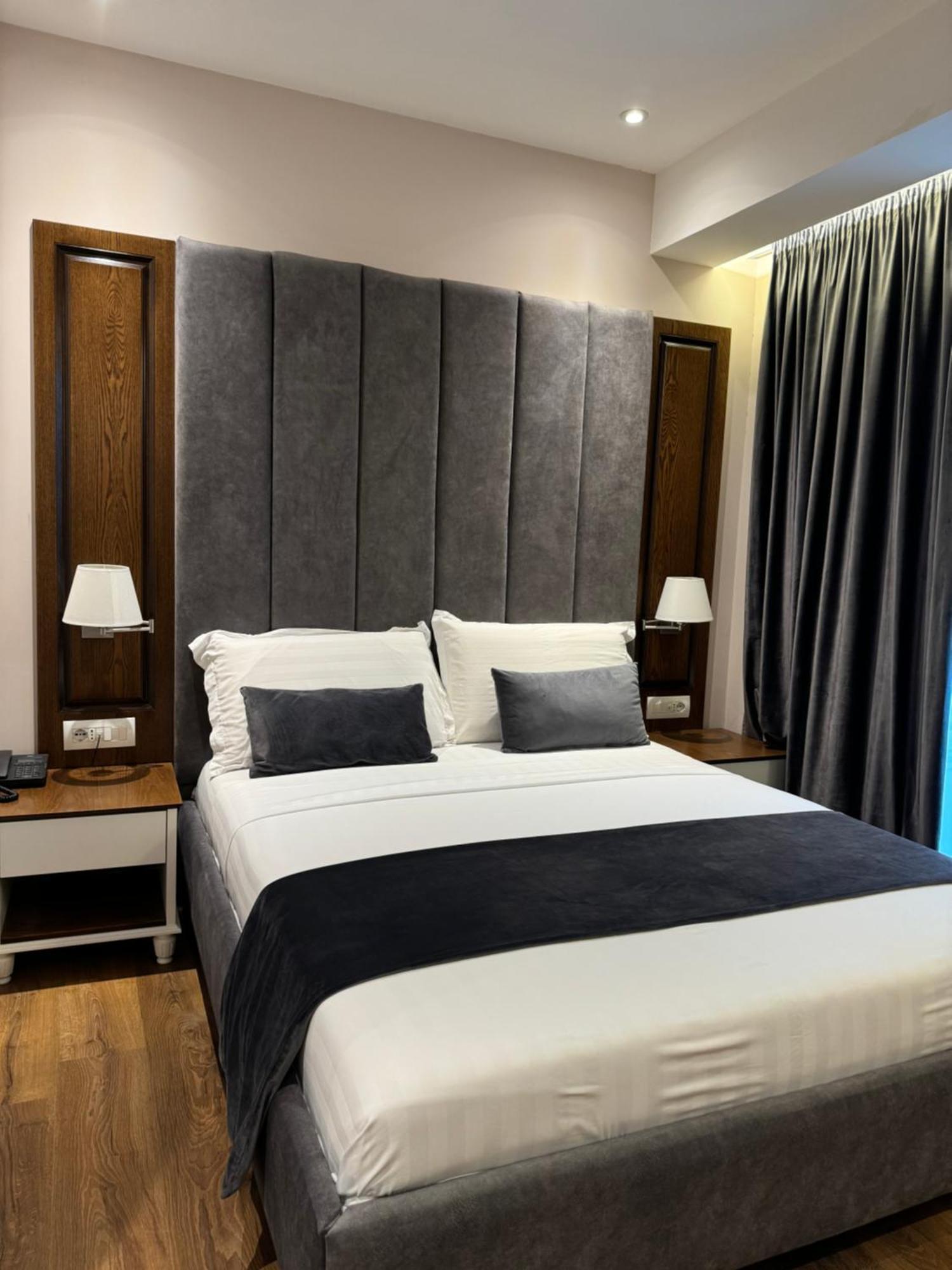 Arberia Palace Hotel Fushe Milot 外观 照片